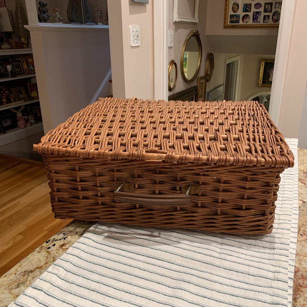 Vintage Abercrombie & Fitch Wicker Picnic Basket Hamper Made In England